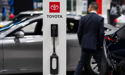 Nhu cầu xe điện xuống thấp, Toyota hoãn xây nhà máy pin mới