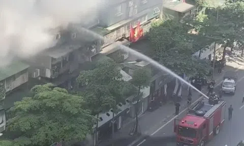 Hai vụ cháy nhà xảy ra trong buổi sáng