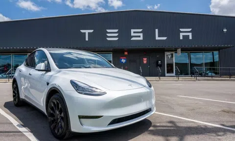 Doanh số Tesla lao dốc trong tháng 10