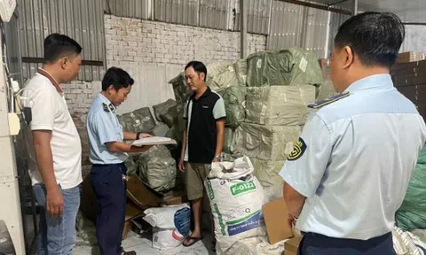 Phát hiện kho kẹo dẻo hơn 1 tấn không nhãn mác, bán tràn lan trên mạng