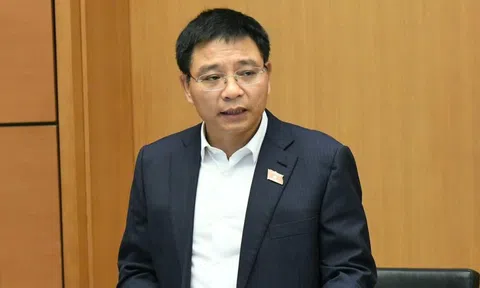 Giấy phép 25 ngành nghề bị bãi bỏ, Bộ trưởng nói "vẫn chưa đủ", sẽ cắt giảm thêm