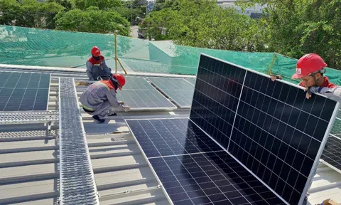 Đề xuất phạt lắp điện mặt trời mái nhà lên tới 20 triệu đồng nếu không thông báo