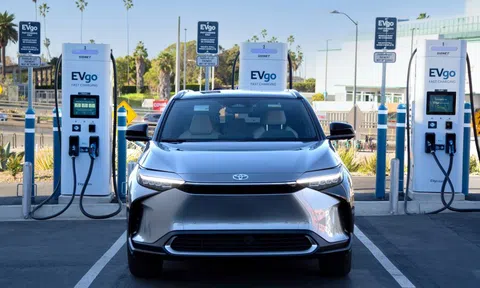 Doanh số xe điện toàn cầu tăng 23% trong tháng 10