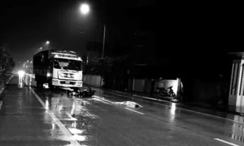 Va chạm trực diện xe tải, 2 thanh niên đi xe máy tử vong tại chỗ