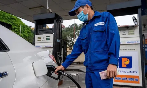 Giá xăng dầu quay đầu giảm