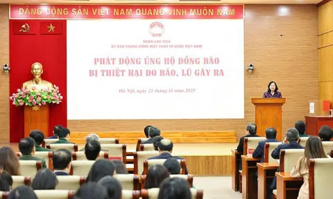 Hơn 112 tỷ đồng gửi tới đồng bào các tỉnh miền Trung, Tây Nguyên đang chịu thiệt hại nặng nề do bão lũ gây ra