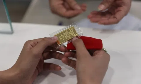 Giá vàng bất động, người mua 2 tuần qua lỗ nặng