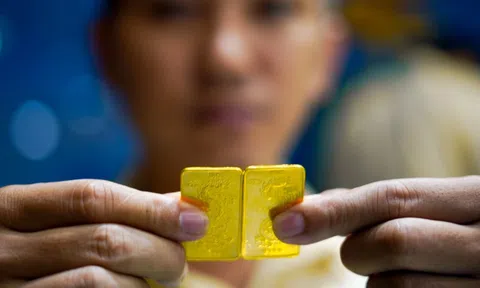 Giá vàng miếng SJC vượt 150 triệu đồng/lượng