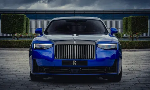 Rolls-Royce Black Badge Ghost độc bản dành cho game thủ