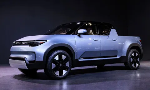 Toyota Land Cruiser sẽ có thêm bản bán tải thuần điện?