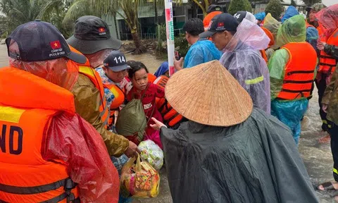 Mưa lớn ở miền Trung còn kéo dài, lũ trên các sông diễn biến thế nào?