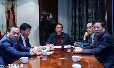 Thủ tướng: Dựng lại nhà cho người dân bị thiệt hại do lũ lụt trước Tết