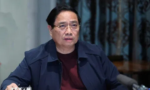 Từ Nam Phi, Thủ tướng họp khẩn trực tuyến về ứng phó lũ lụt ở miền Trung