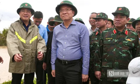 Phó Thủ tướng Lê Thành Long kiểm tra công tác khắc phục lũ lụt, động viên bà con vùng rốn lũ Gia Lai