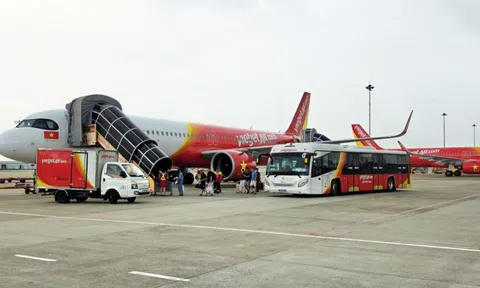 Tỷ lệ đúng giờ tăng mạnh tại Tân Sơn Nhất sau khi Vietjet tự phục vụ mặt đất, tạo đà cho cao điểm cuối năm