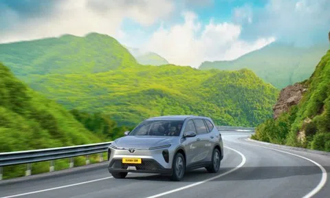 Xanh SM của tỷ phú Phạm Nhật Vượng bắt đầu triển khai dịch vụ xe ghép 7 chỗ liên tỉnh bằng Limo Green, chạy từ 4h sáng, tần suất 60 phút/chuyến