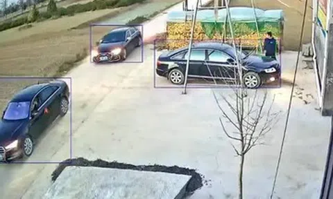 Đoàn xe cưới lạc đường vì bám đuôi ô tô lạ, suýt trễ giờ lành đón dâu