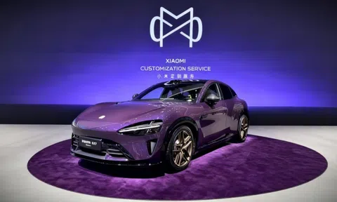 Xe Xiaomi đặc biệt màu tím pha lê, sạc 12 phút chạy 620 km