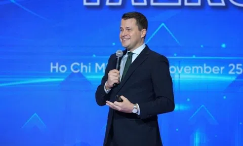 Giám đốc điều hành WEF: Người trẻ phải học cách hợp tác với máy móc