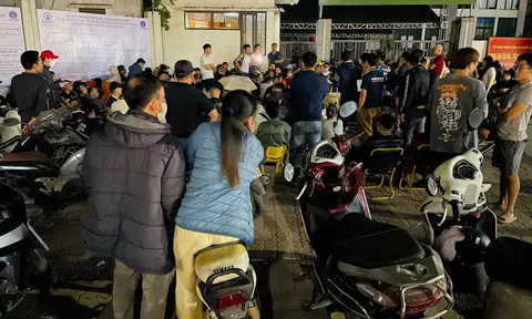 Vì sao người Hà Nội thức đêm, chen lấn để kiếm suất mua nhà xã hội?