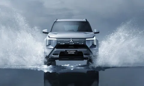 Nóng như phân khúc xe gầm cao cuối năm, không chỉ một mà 2 tân binh