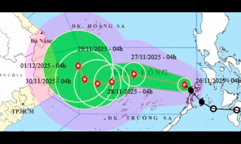 Bão số 15 vào Biển Đông, hướng di chuyển phức tạp