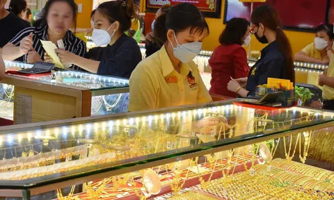 Giá vàng hôm nay 26-11: Bất ngờ sụt giảm