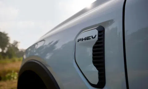 Hơn 20.000 xe PHEV của Ford và Lincoln có thể cháy do pin