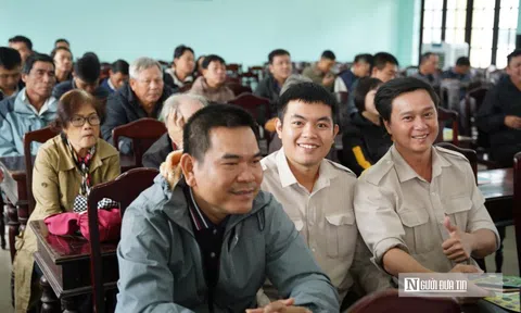 Hơn 300 người dân Đà Nẵng được tư vấn pháp luật, hòa giải tranh chấp và phân loại rác