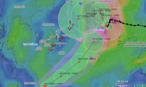 Xuất hiện áp thấp nhiệt đới giật cấp 9 hướng vào Nam Biển Đông, bão số 15 luẩn quẩn đổi hướng