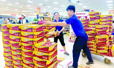 Saigon Co.op bán hàng không lợi nhuận, tiếp sức thị trường miền Trung sau bão lũ