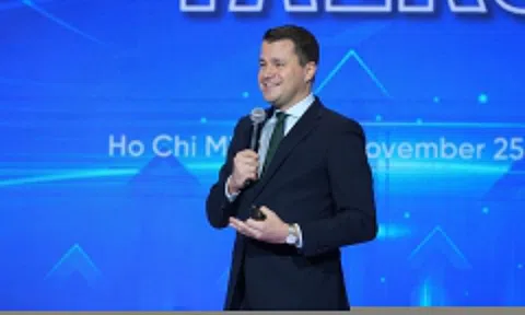 Giám đốc điều hành WEF: Người trẻ phải học cách hợp tác với máy móc