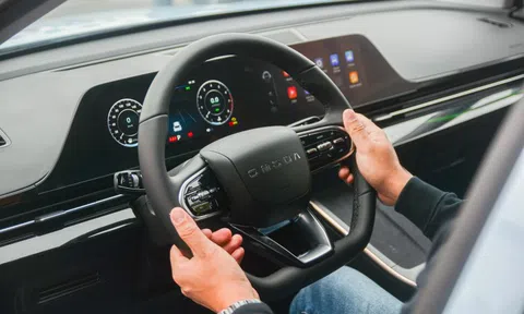 Tính năng hỗ trợ khởi hành ngang dốc trên ôtô là gì?