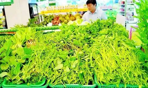 Ưu tiên hàng hóa cho vùng lũ