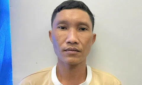 Giả vờ hỏi mua gà rán rồi cướp giật dây chuyền của cụ bà 70 tuổi