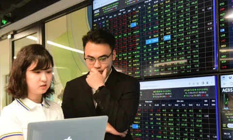 Bước vào tháng cuối năm, chứng khoán có 'dễ thở'?