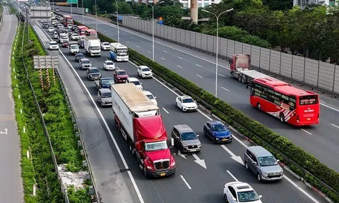 Lái xe liên tục không quá 4 tiếng, nếu tắc đường, không có trạm dừng nghỉ… sẽ tính thế nào?