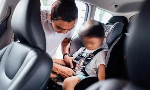 Ô tô kinh doanh vận tải hành khách không phải trang bị thiết bị an toàn cho trẻ em