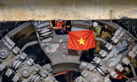 Máy đào hầm "Thần Tốc" dự án metro số 3 đã về đích tại ga Hà Nội