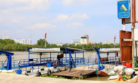 Gia hạn hoạt động bến khách ngang sông Bình Quới