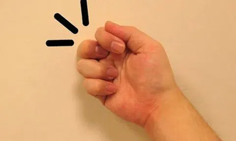 Tại sao người Trung Quốc kiêng gõ cửa 4 lần?