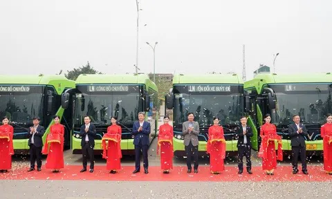 Doanh nghiệp ở Hà Nội đầu tư hơn 400 tỉ đồng chuyển 100% sang xe buýt điện