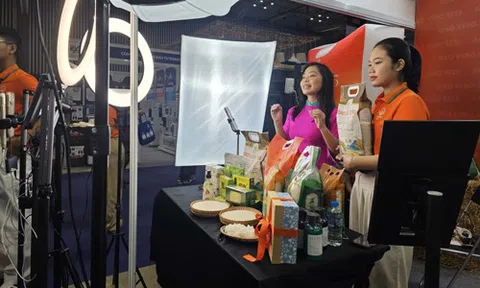 Bịt lỗ hổng hàng giả trên sàn