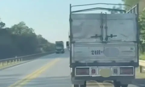 VIDEO: Tài xế xe tải buồn ngủ điều khiển xe chạy "rùa bò" trên cao tốc