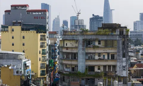 Rời chung cư xuống cấp ở Bùi Viện, dân mở tiệm bên cạnh chờ nhà mới