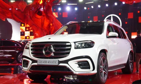 Xe sang nào đang được giảm giá mạnh trong tháng 12?