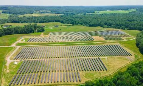 Điện mặt trời chiếu sáng mọi ngôi nhà theo cách không ngờ