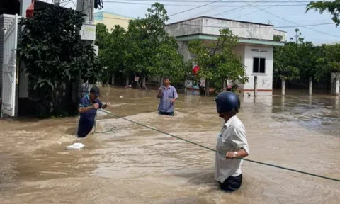 Mưa lớn dồn dập, nhiều nơi tại Ninh Thuận cũ ngập cục bộ, sạt lở taluy