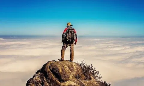 VN-Index giảm mạnh nhất châu Á, một “ông lớn” ngược dòng phá đỉnh lịch sử