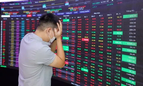 Chứng khoán trượt mạnh